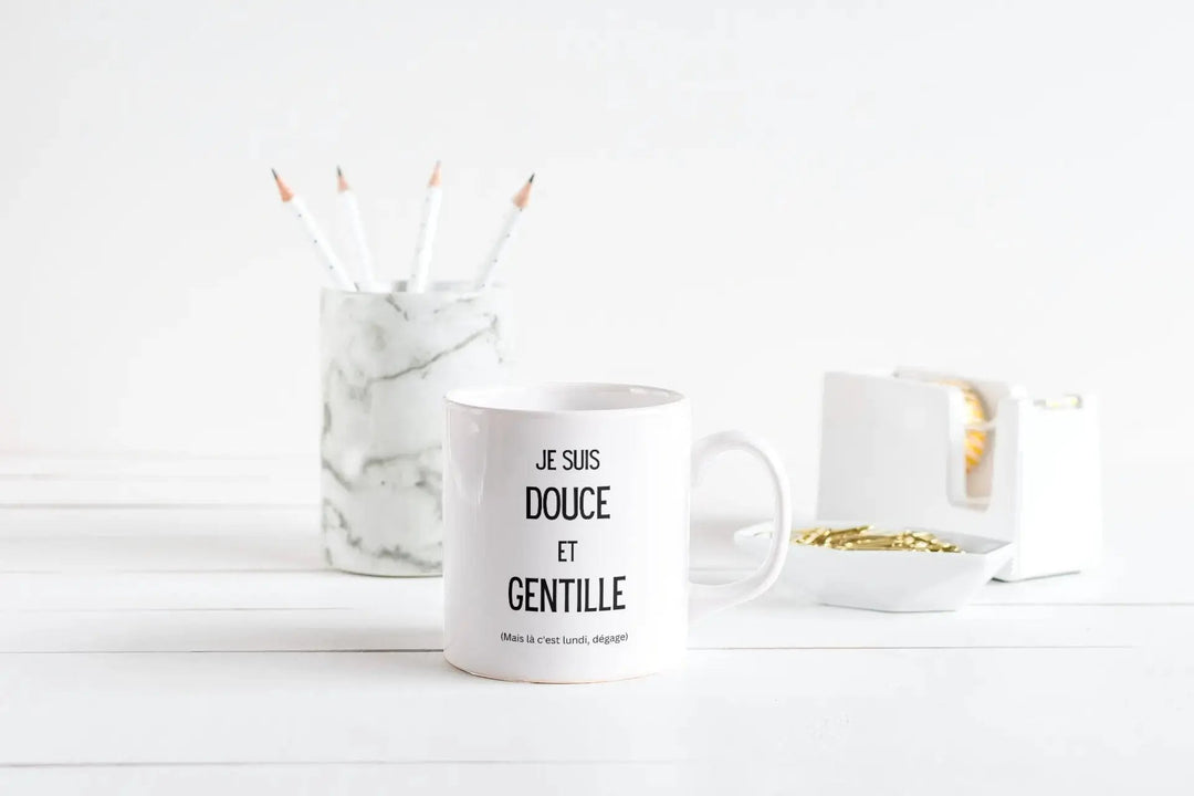 Mug Je suis douce et gentille, mais c'est lundi - woollypanda